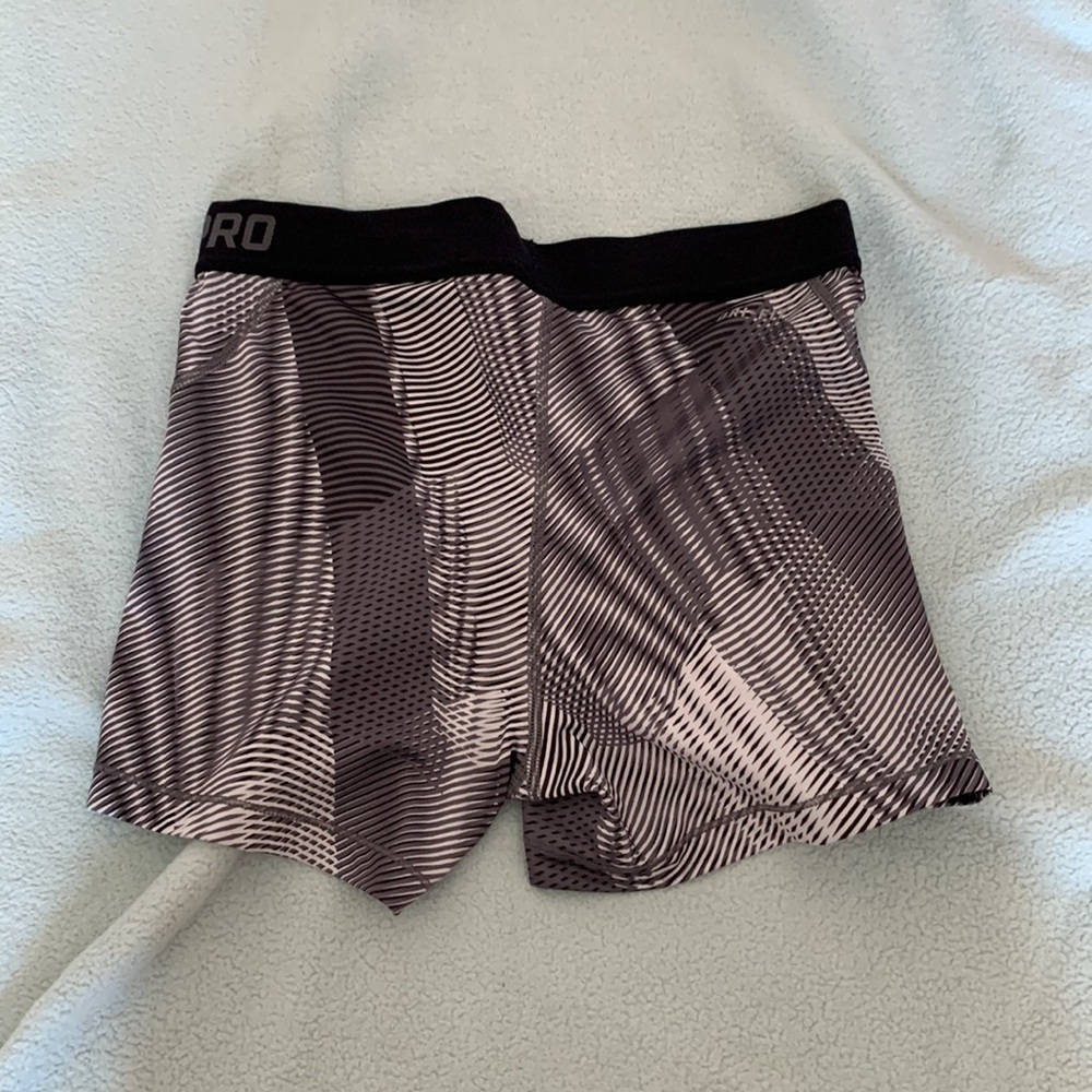 Nike short - Picture 2 of 3